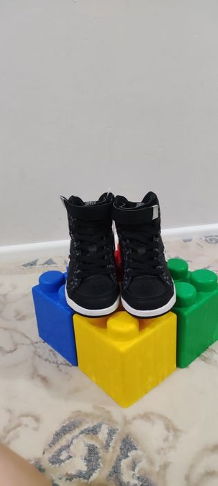 Жаңа күздік кроссовка