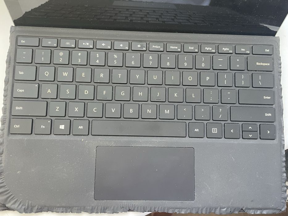 Microsoft Surface Pro 4 Intel Core i5 / 4 ГБ ОЗУ / SSD /