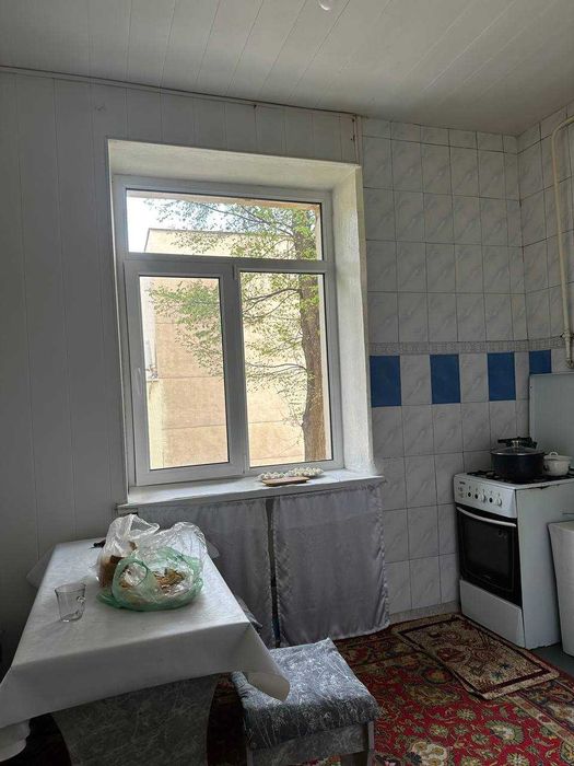 Продается 3х комн. квартира. г. Чирчик , район Навои, в кирпич.доме