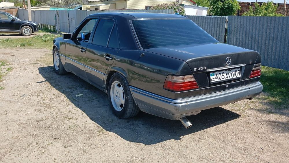 Мерседес 124 ешка 1992 года