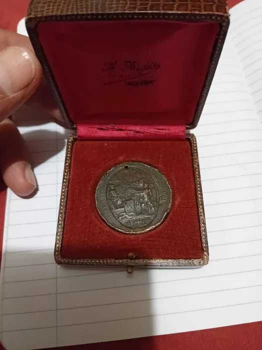 Lot vintage de 8 medalii diferite 3