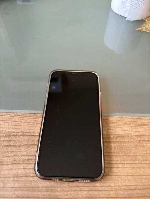iPhone 12 Pro 256GB - запазен, носен с калъф и протектор