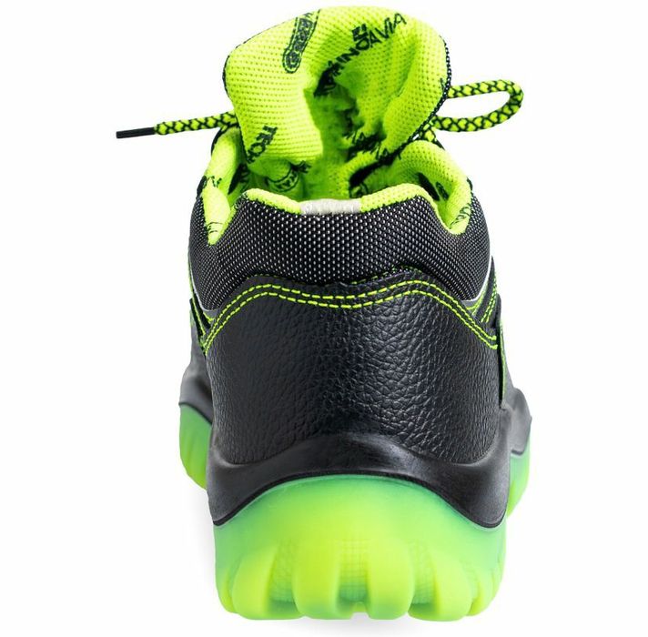 Продаю спец ботинку