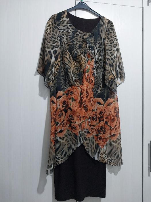 Платье в очень хорошем состоянии, б/у