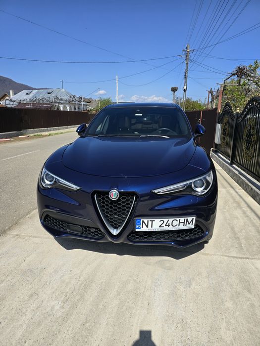 Alfa Romeo Stelvio 2.0 280cp - 1 an garanție
