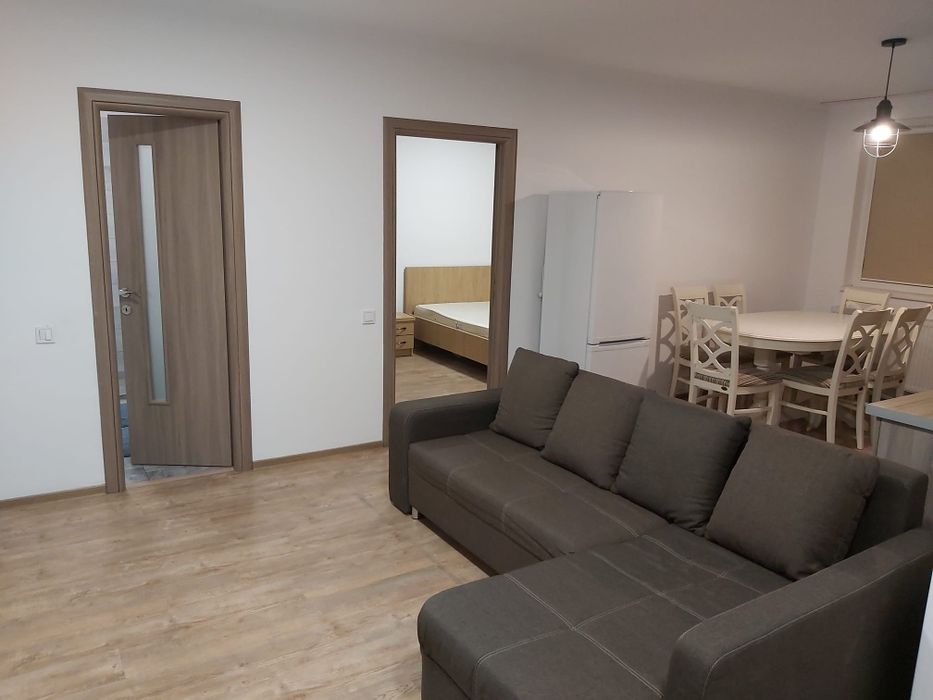 Vand ap 2 camere + parcare ext. zona Razoare
