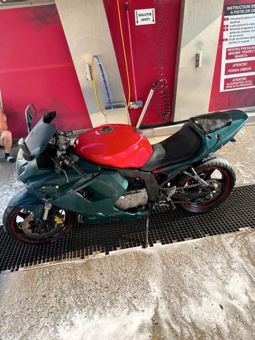Vand motocicleta Hiosung 250 2 pistoane