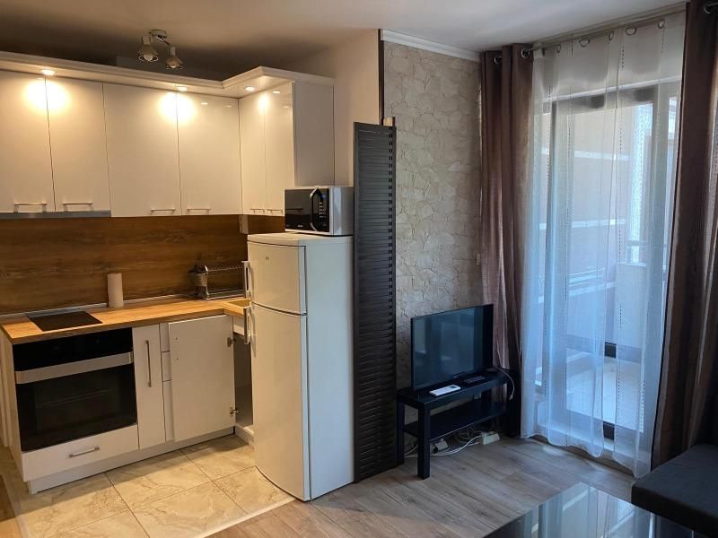 Дава се под наем Двустаен апартамент в Варна, Левски - 58 кв.м за 537 € - Снимка #1