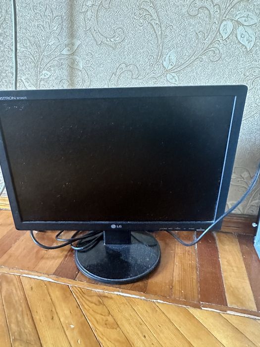 Компютер и кейс LG состояние отличное