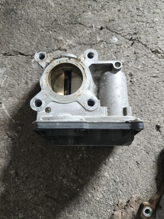 Дросел клапа за Рено Клио 4 900tce.