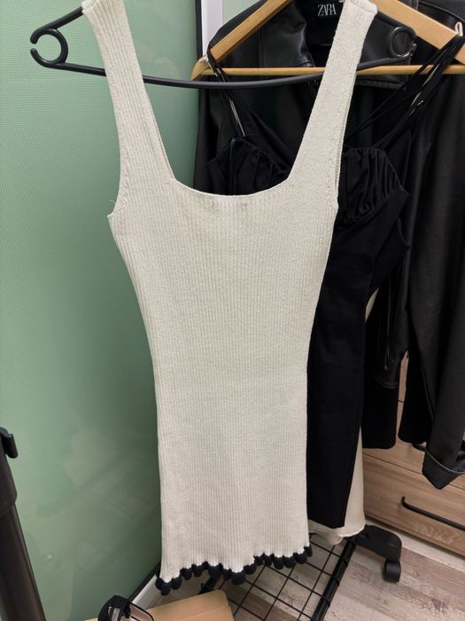 Пола, рокли от Zara