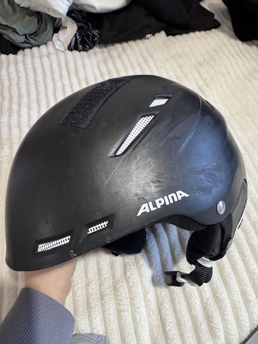 2 каски за ски и очила