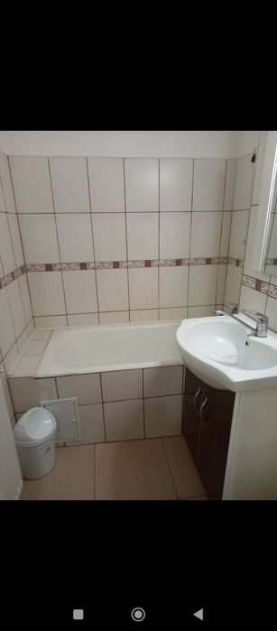 Închiriez garsoniera