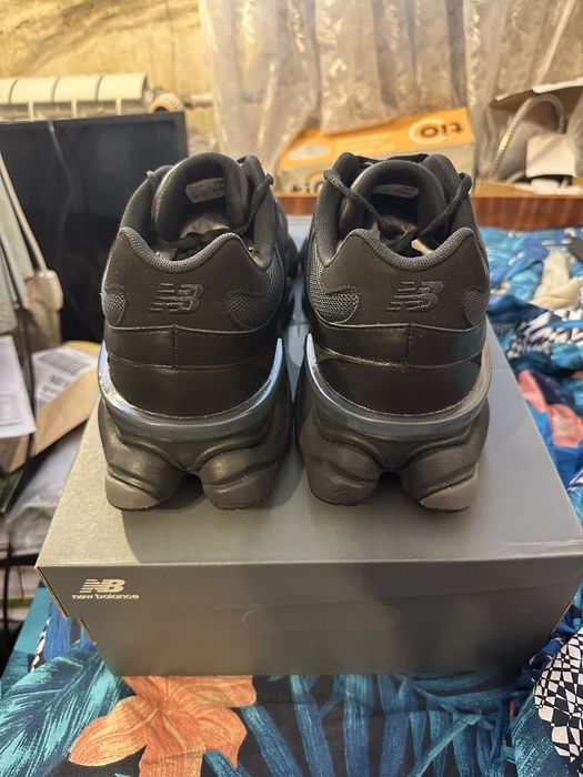 49 - New Balance 9060 Triple Black Leather