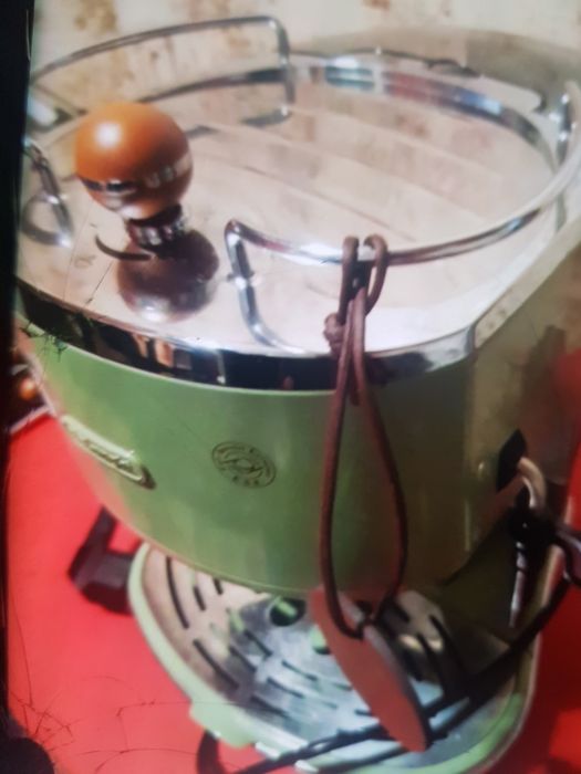 Aparat pentru facut cafea in stare buna de functiknare