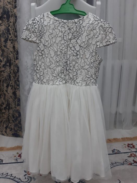 Продам нарядное платье.