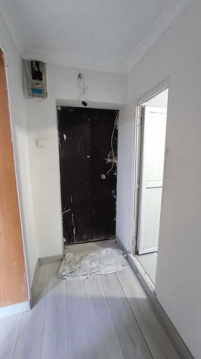 Продаётся 1-комнатная квартира в районе ПАРК МЕТАЛЛУРГОВ. Этаж: 2 из 5