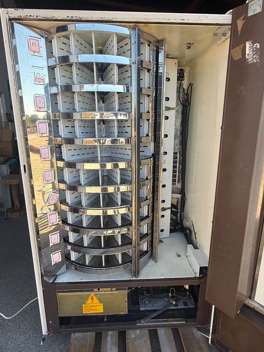 Вендинг машина за храна