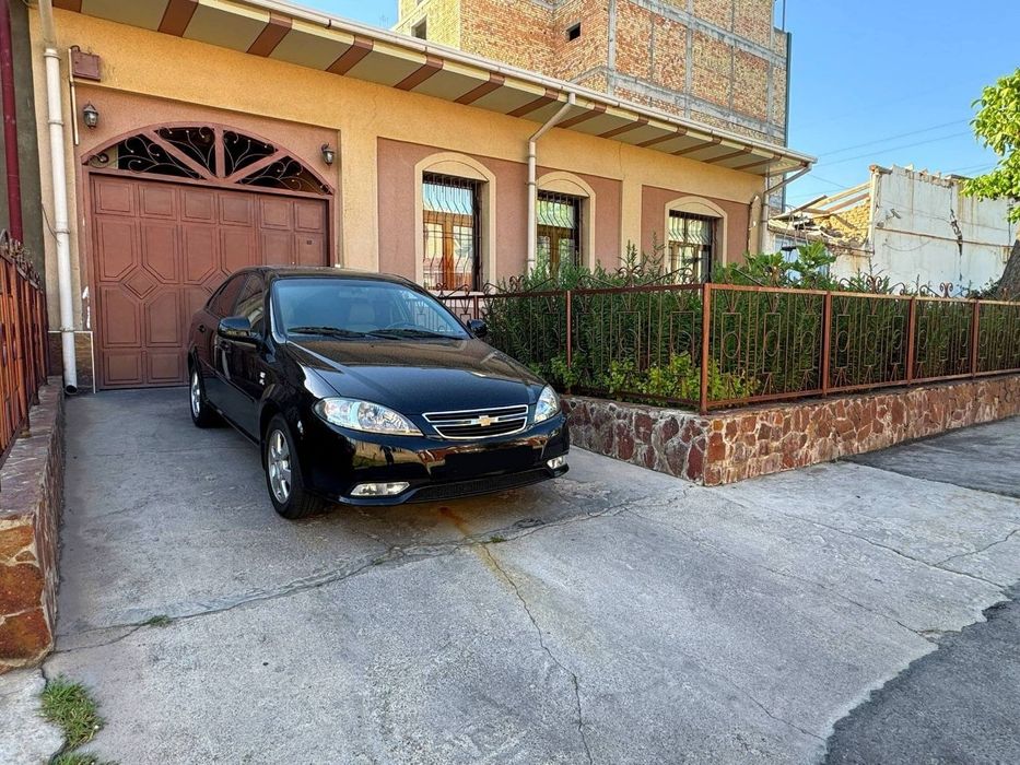 Sotiladi Дом Чиланзар Махаля Домбрабад 3,5 сотки под Бизнес ор. Метро