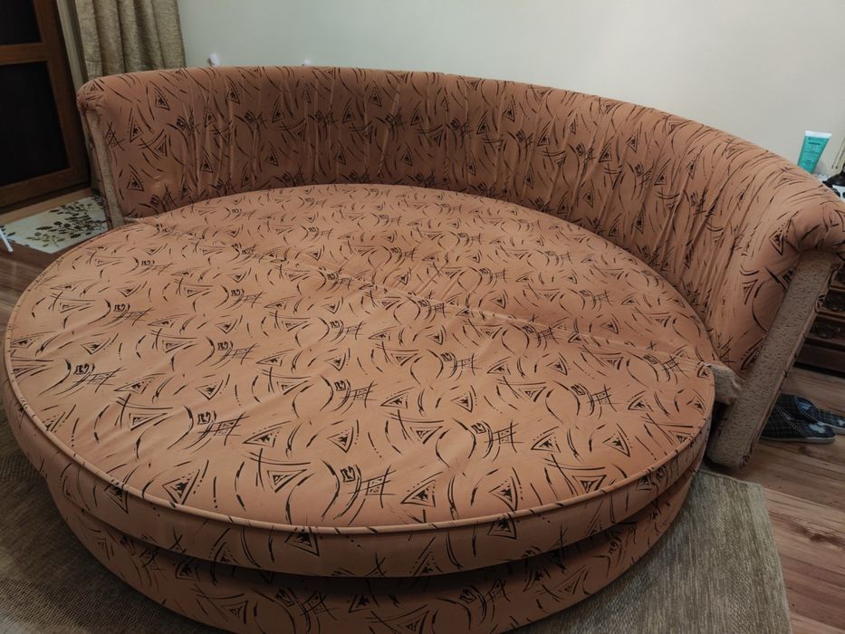 Разтегателен диван