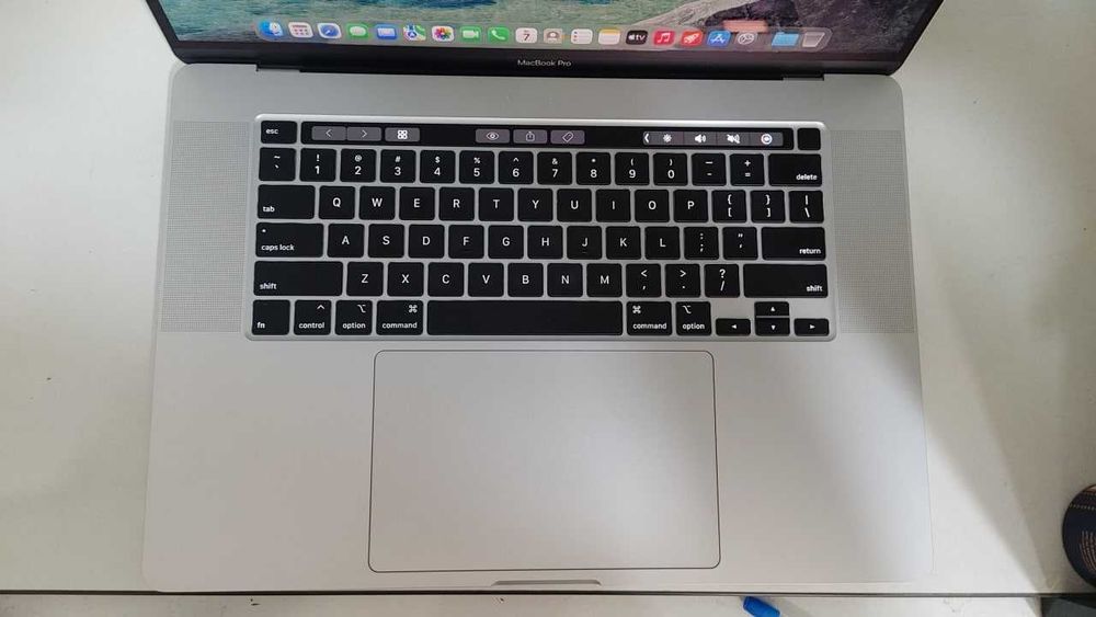 Macbook Pro 16"  A2141  I7  DDR4 16 gb SSD 512 gb ideal