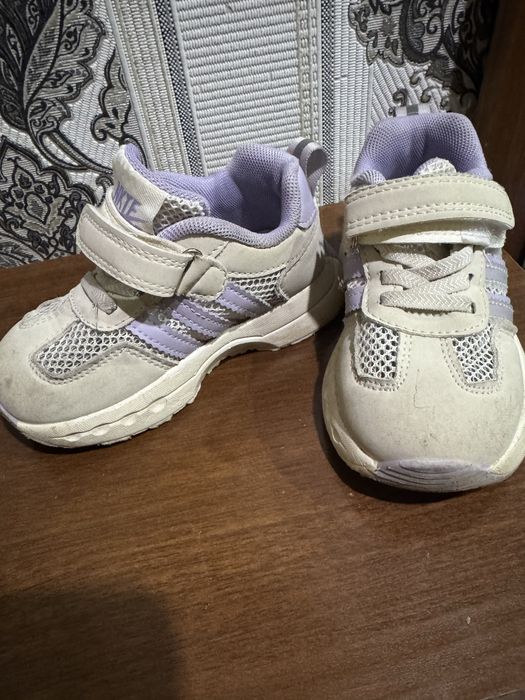 Летние кроссовки