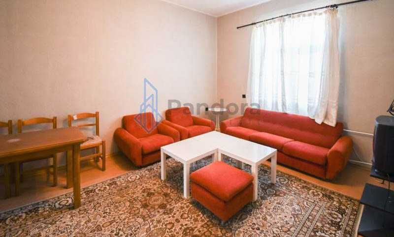 Двустаен апартамент под наем в Центъра