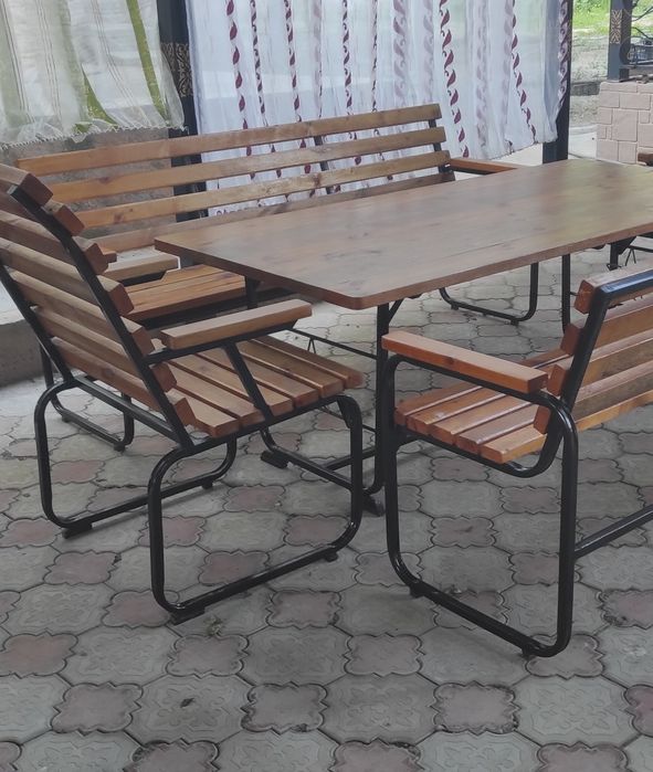 Скамейка, стол 2×1 м, 2 кресла