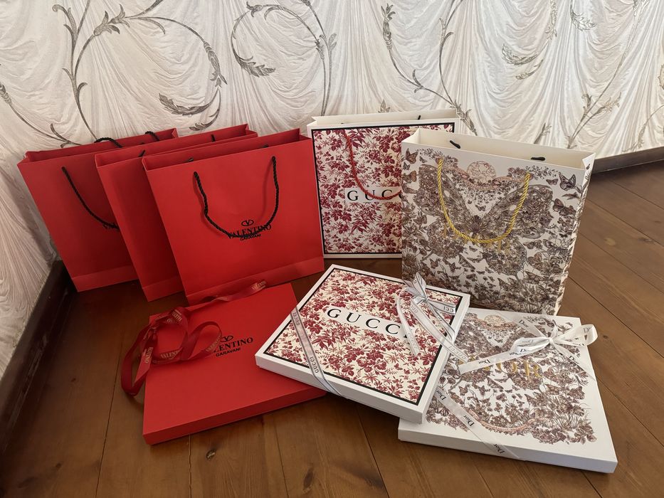 Брендовые коробки и пакеты