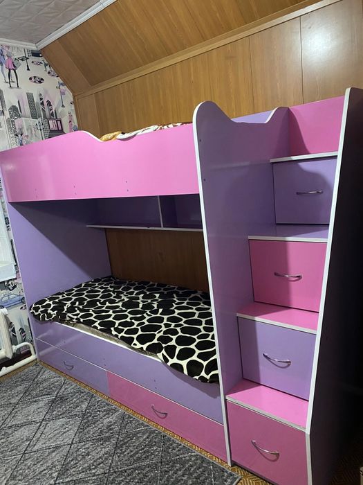 Двухъярусная кровать