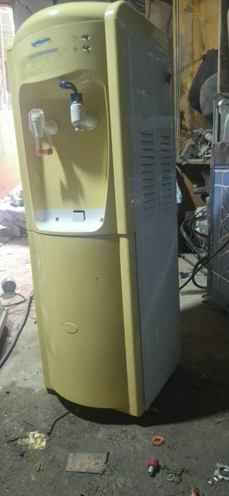 Продам срочно диспансер для воды