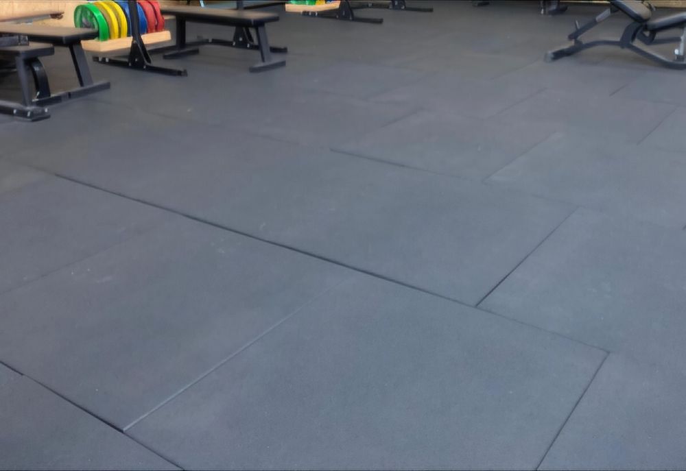 Висок клас каучукова/гумена фитнес настилка 100x100×2см тъмно сив цвят