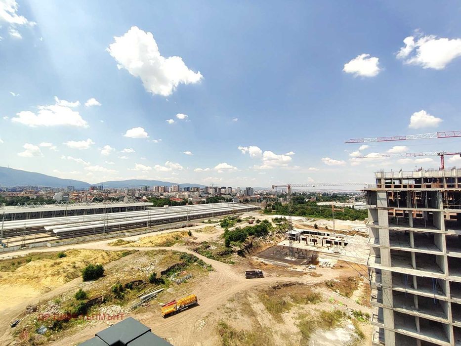 Вътрешен двустаен в центъра с Акт 16 за 2000 EUR/м2 в затворен комплекс