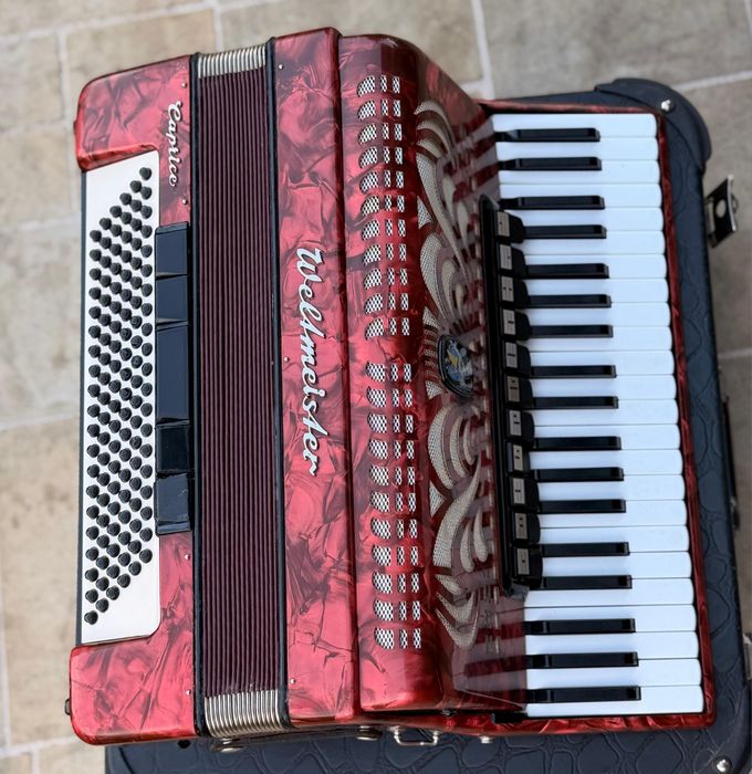 Vând acordeon german Weltmeister  Caprice  120 bași roșu sidef