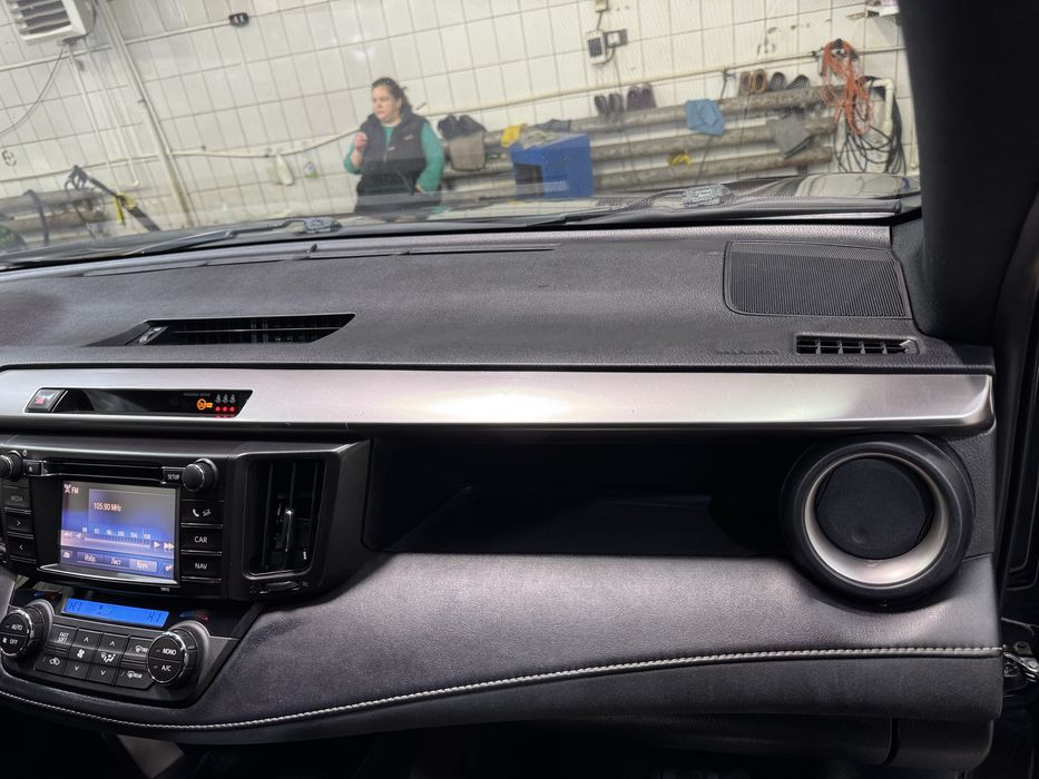 Продаю машину раф 4