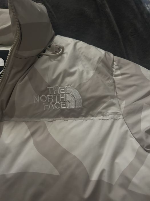 The North Face x Kaws Collab яке