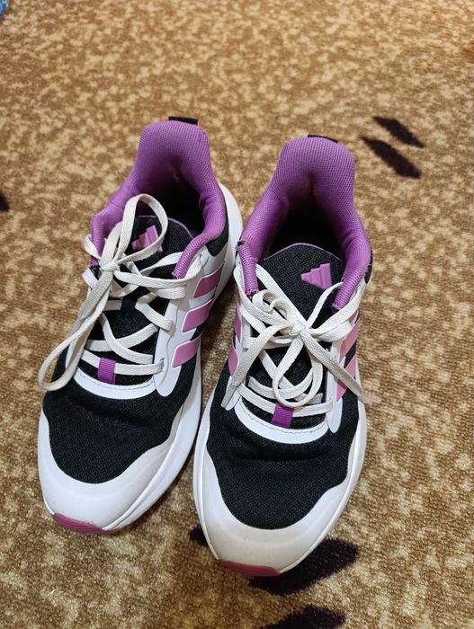 Маратонки Adidas