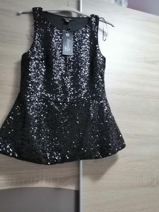 Bluza neagră cu paiete