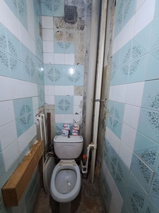 Срочна сотилади 2 хона 5 этаж 9 этажли домда локатсияси жуда зур