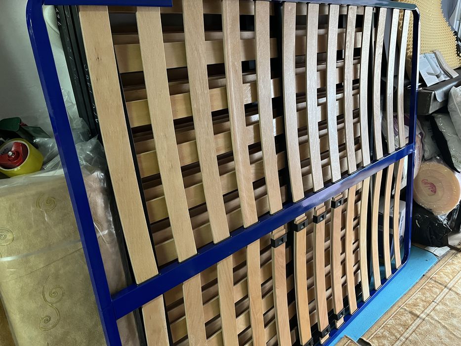 Подматрачни рамки метални и метални легла с крака