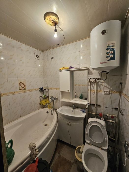 2 хонали квартира Вокзал сотилади