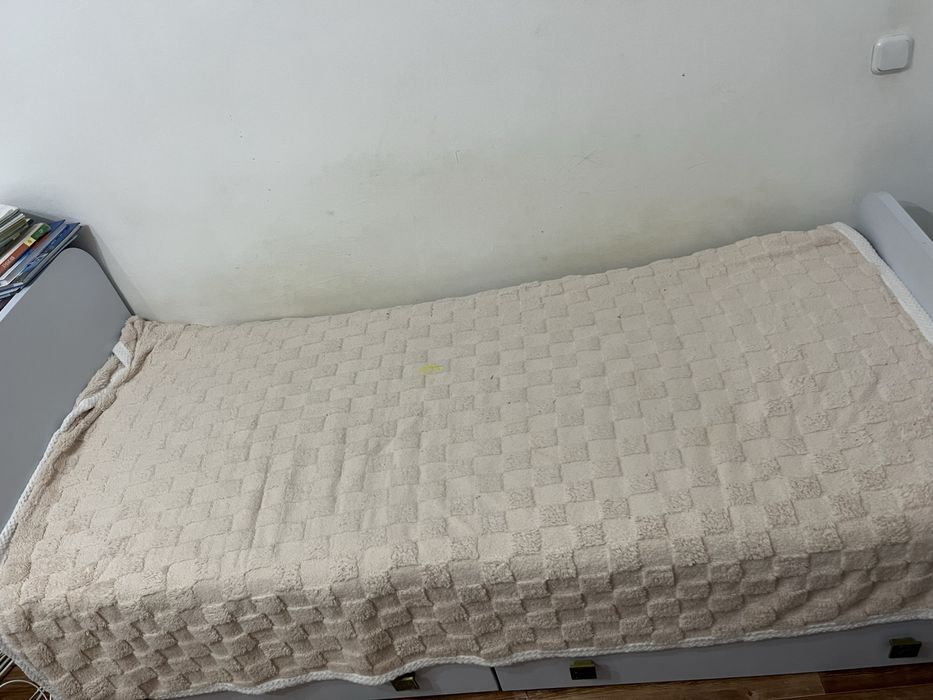 Две подростковые кровати