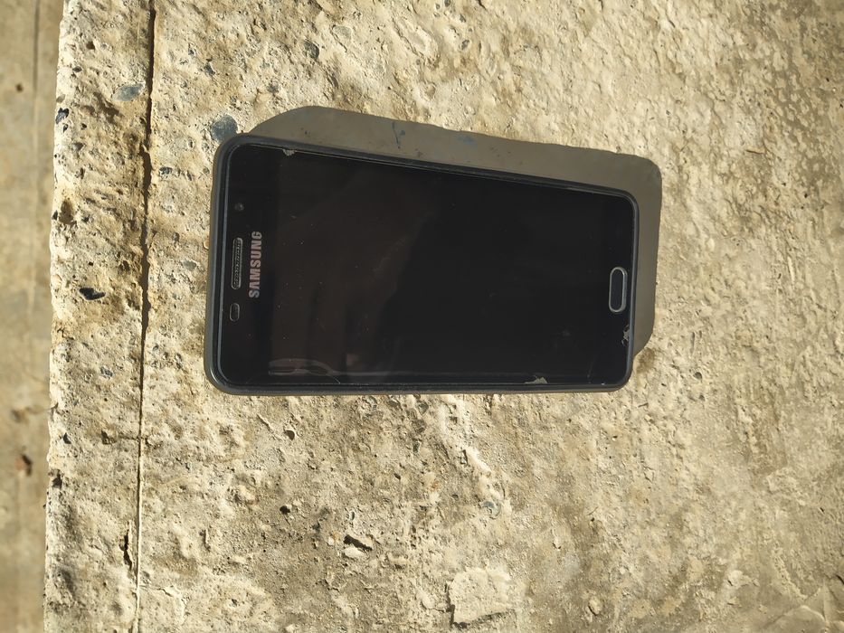 Samsung A 5 2016 Va. iPhone 5s sotiladi
