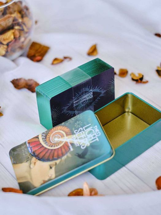 Карты МАК Таро Светлого Провидца Light Seer's Tarot в жестяном боксе