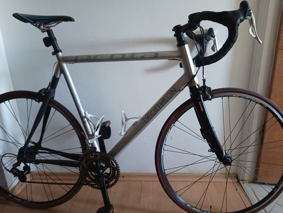 Vând bicicleta cursiera Decathlon Penta competition