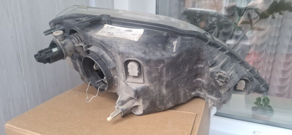 Фары Лада Ларгус