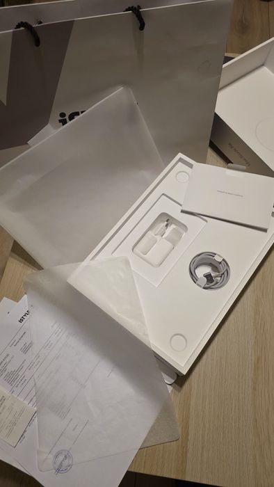 MacBook Air M3 13.6 | 16GB RAM | 256GB ssd | Гаранция