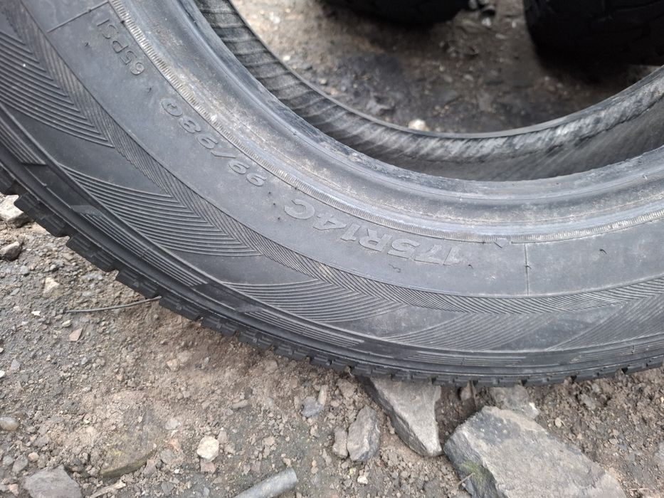Vand 1 anvelopa 175 R 14 C hankook de iarna