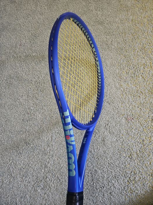 2025 Wilson Ultra 100 V5 Stare excelenta Maner 3