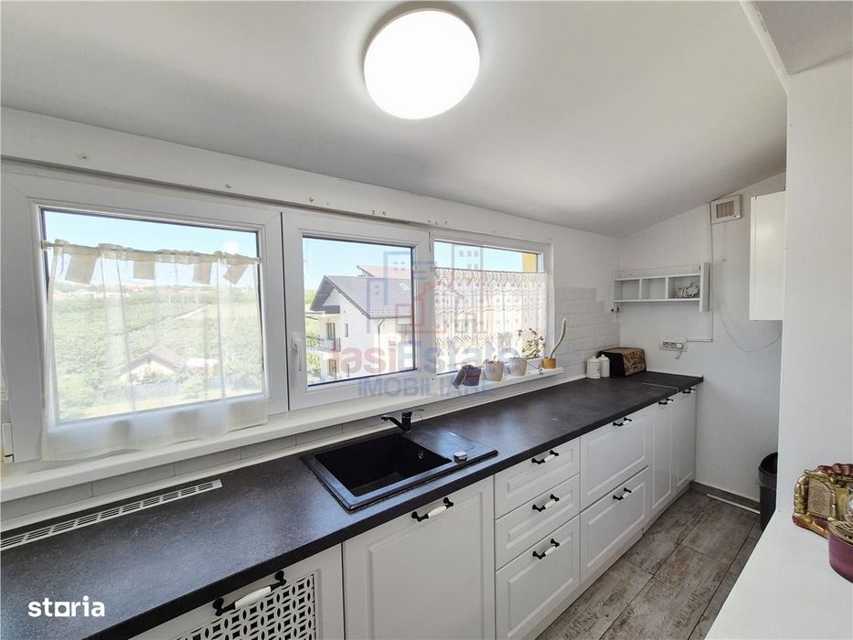 Apartament cu 3 camere utilatmobilat cu parcare